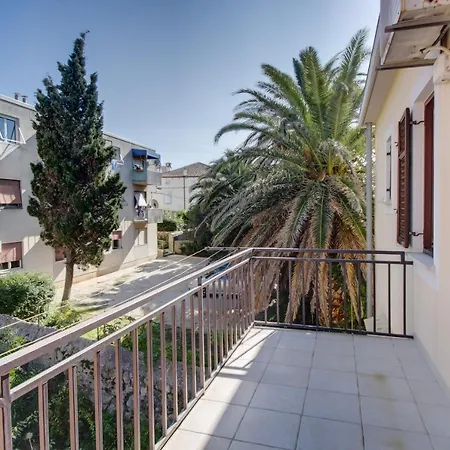 Apartman By The Sea *